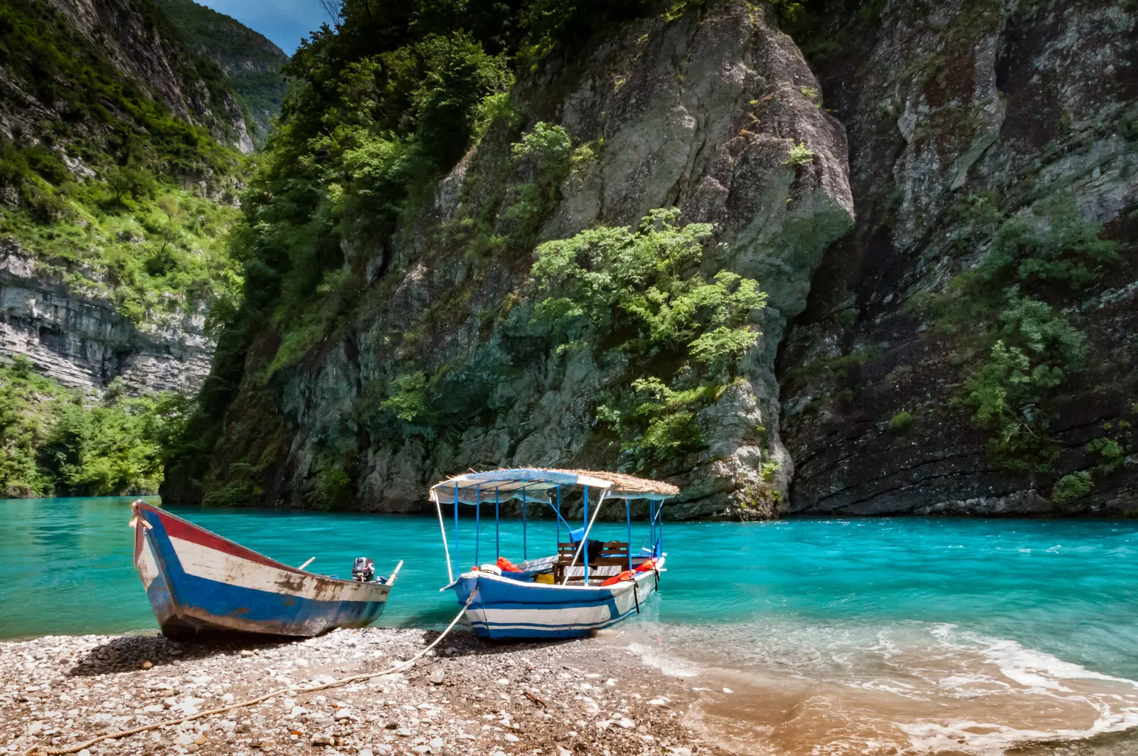 Shared vs Private Boat -- Which Is Right?